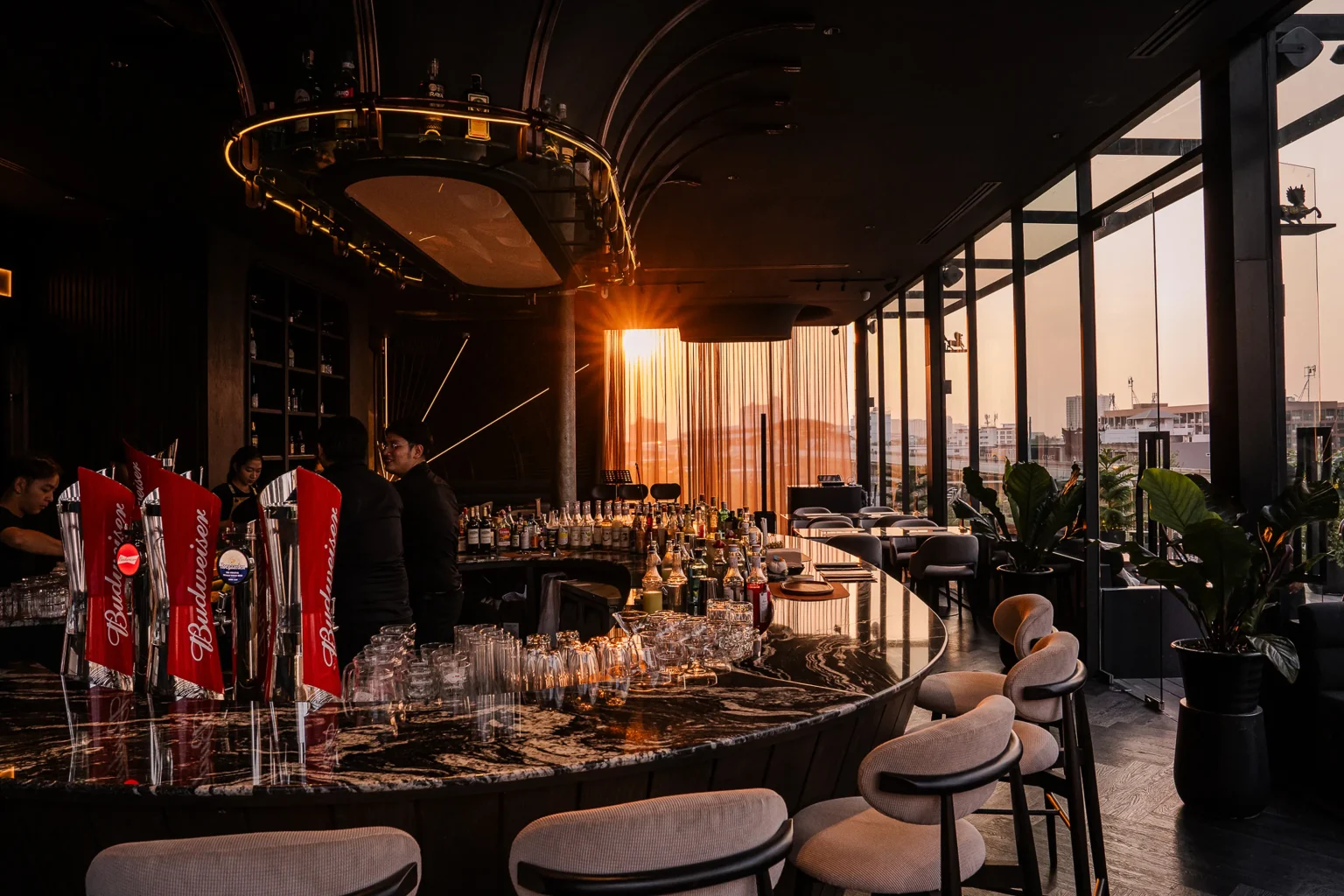 glare-cascade-hotel-bangkok-cuisine